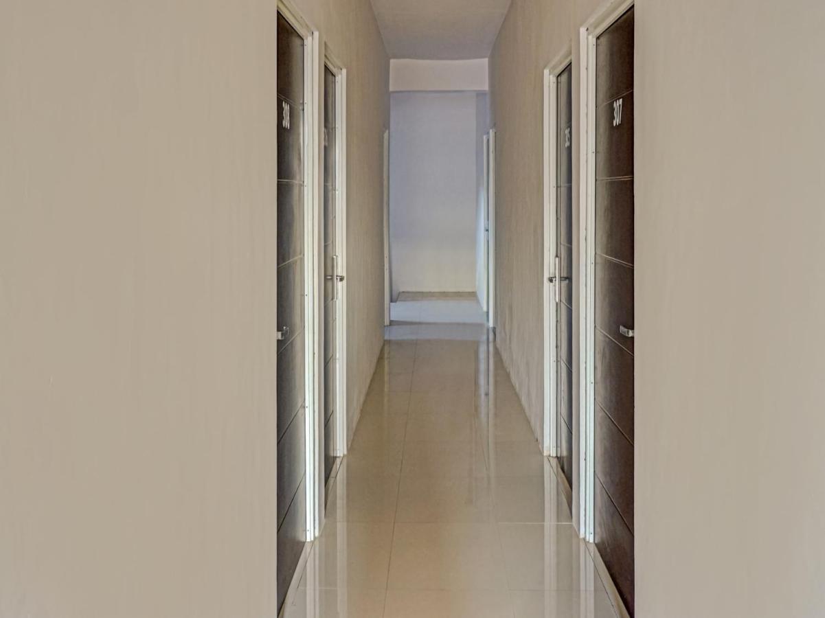 Reddoorz At Jalan Somba Opu Losari Macasar Exterior foto