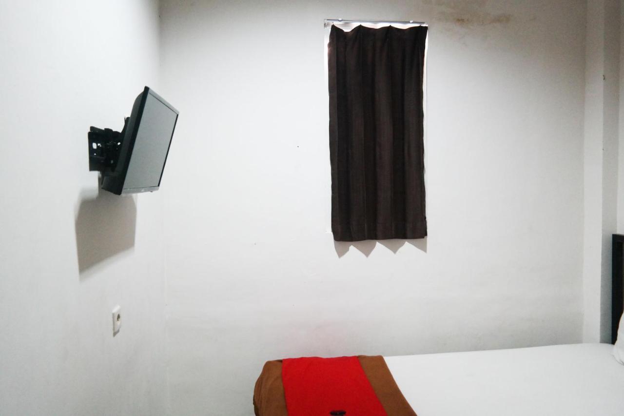 Reddoorz At Jalan Somba Opu Losari Macasar Exterior foto