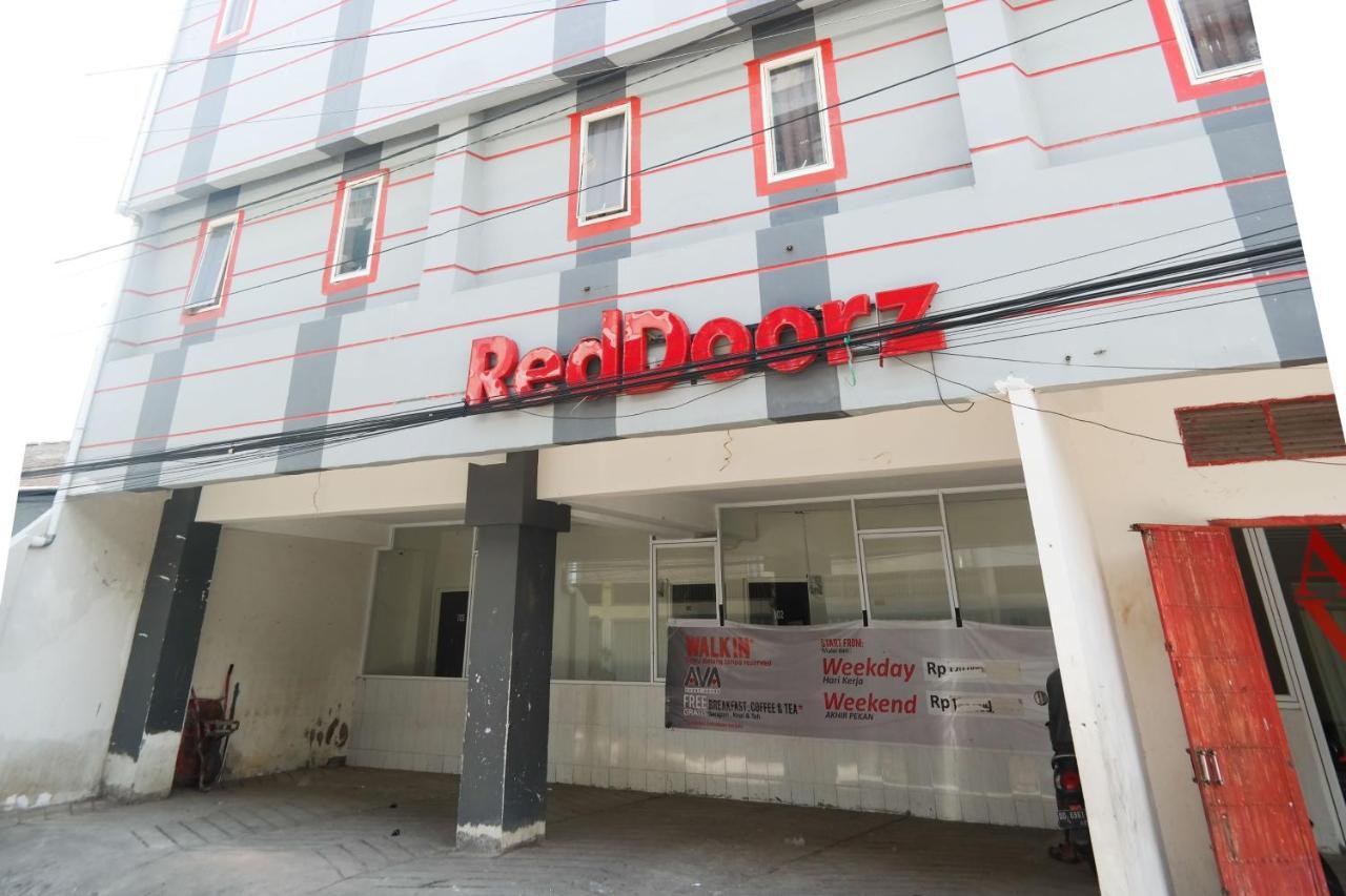 Reddoorz At Jalan Somba Opu Losari Macasar Exterior foto