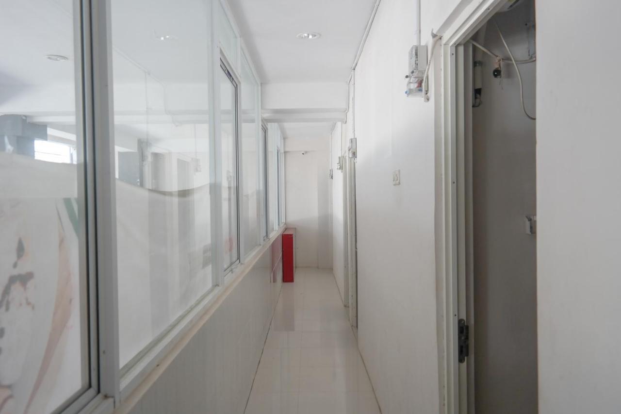 Reddoorz At Jalan Somba Opu Losari Macasar Exterior foto