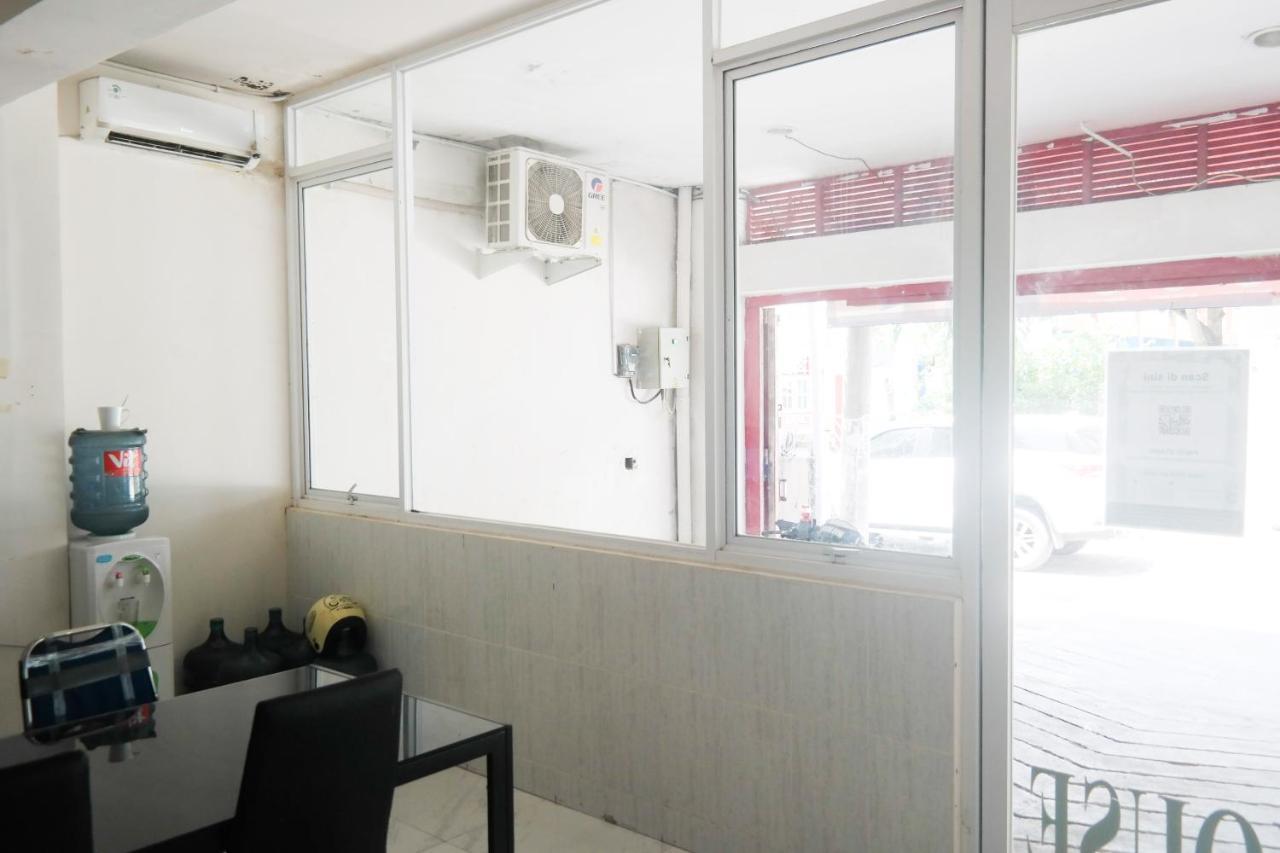 Reddoorz At Jalan Somba Opu Losari Macasar Exterior foto