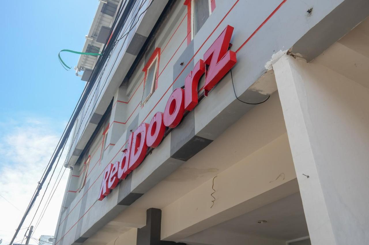 Reddoorz At Jalan Somba Opu Losari Macasar Exterior foto